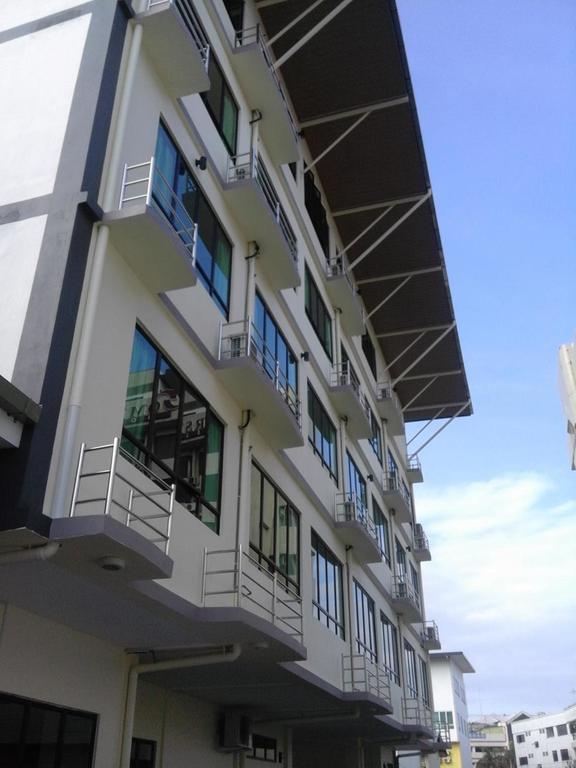 101 Hotel Miri Exterior foto